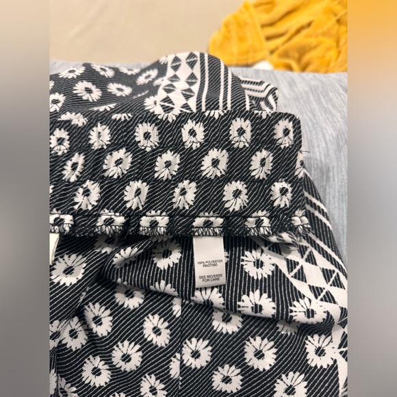 CATO , size XS pants, 100% polyester fabric - Picture 12 of 12